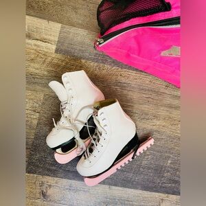 ~SOLD~Girl’s Ice Skates with Pink Guards & backpack